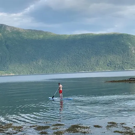 Дом отдыха Secluded Home, With Private Олесунн