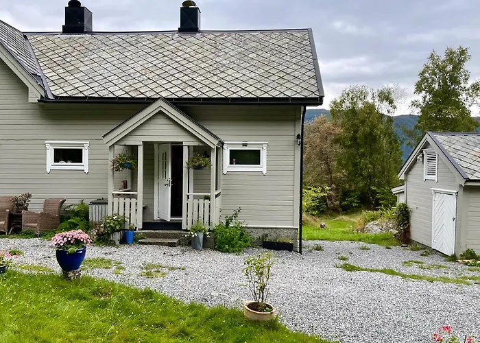 Semesterbostad Secluded Home, With Private Ålesund