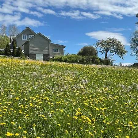 Feriehus Secluded Home, With Private