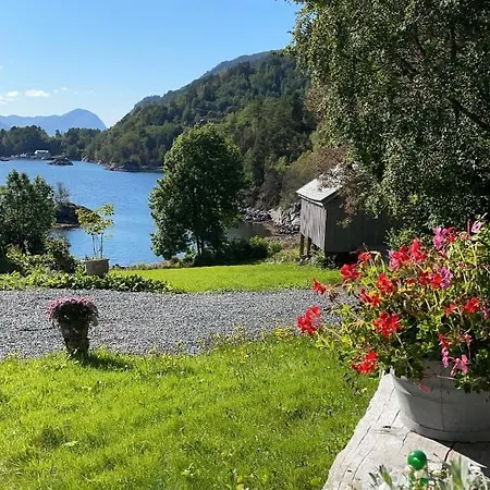 Feriehus Secluded Home, With Private