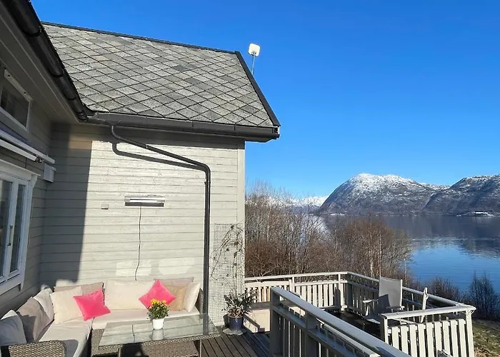 Secluded Home, With Private Ålesund