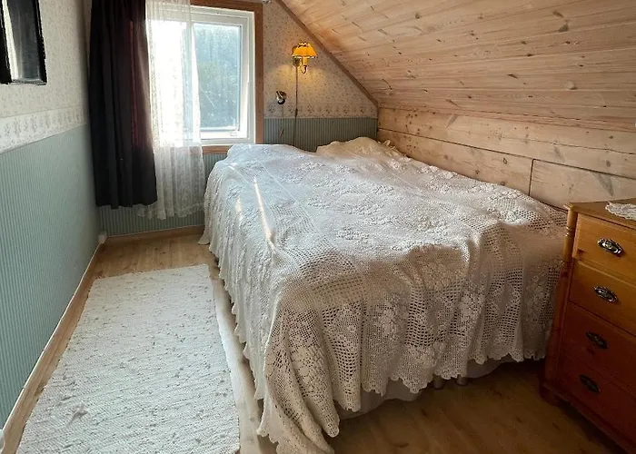 Secluded Home, With Private Feriehus Ålesund