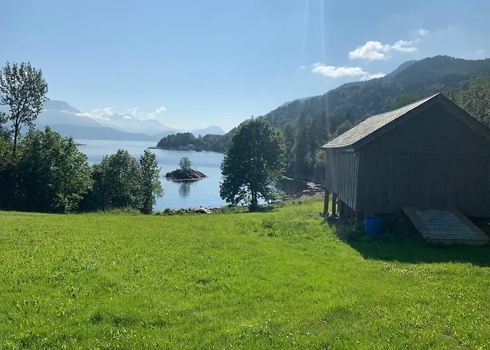 Secluded Home, With Private Feriehus